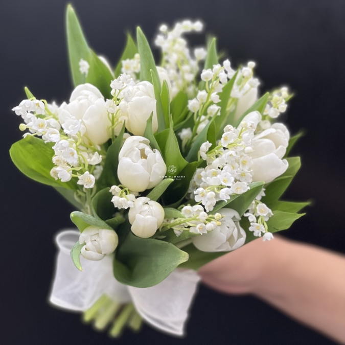 Bó Hoa Cưới Linh Lan & Tulip Trắng – Tinh Khôi Vĩnh Cửu