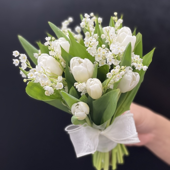Bó Hoa Cưới Linh Lan & Tulip Trắng – Tinh Khôi Vĩnh Cửu