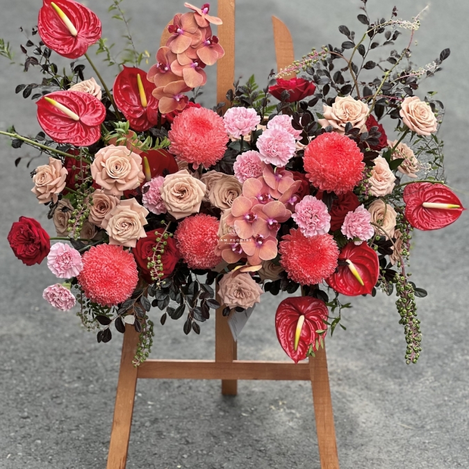 Kệ hoa “Sắc Đỏ Vinh Quang” – Chúc mừng thành công rực rỡ