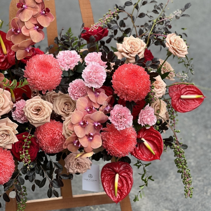 Kệ hoa “Sắc Đỏ Vinh Quang” – Chúc mừng thành công rực rỡ