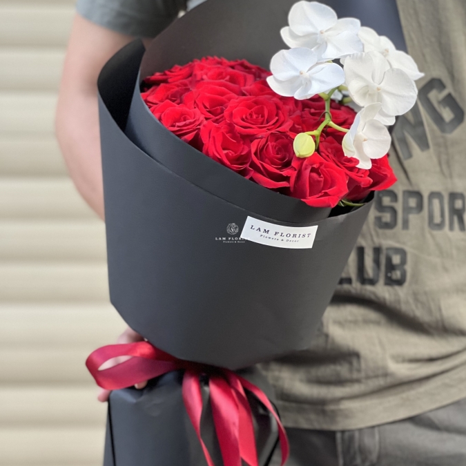 Bó Hoa Hồng Ecuador Rực Rỡ 