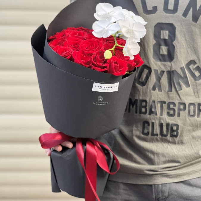 Bó Hoa Hồng Ecuador Rực Rỡ 