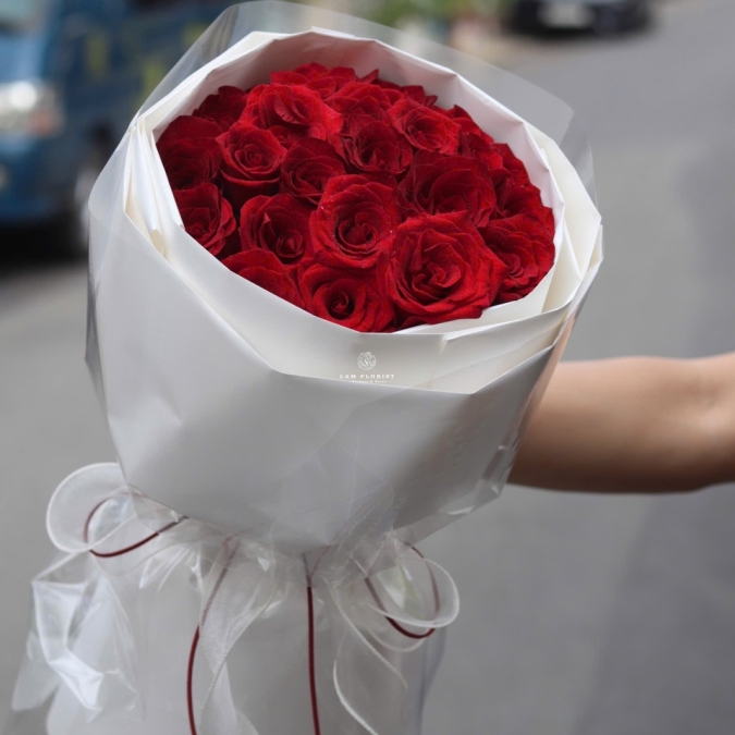 “Đỏ Vĩnh Cửu – Bó Hồng Ecuador Dáng Tròn Sang Trọng”