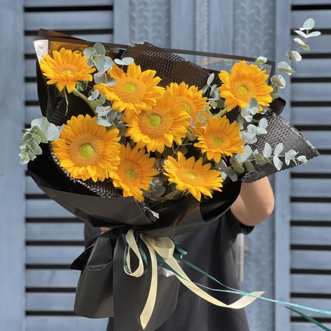 Bó 10 hướng dương nhuỵ xanh 