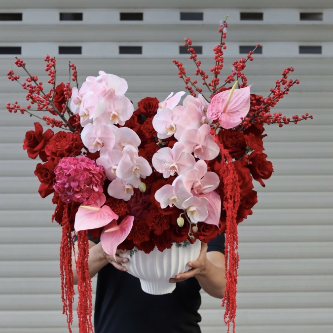 “Red Majesty – Vẻ Đẹp Quyền Lực”