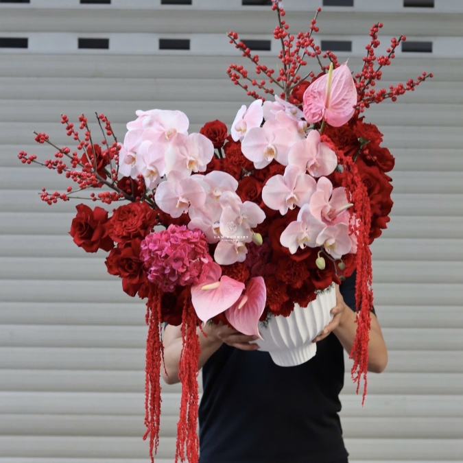 “Red Majesty – Vẻ Đẹp Quyền Lực”