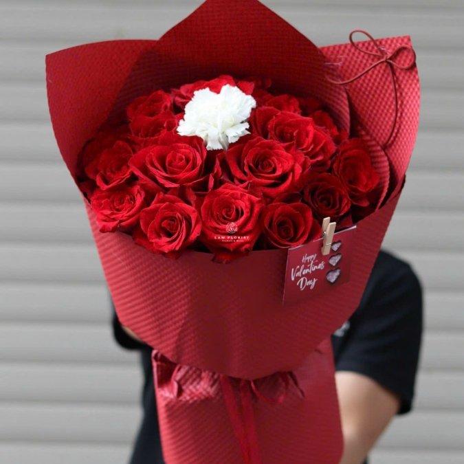 “Hồng Đỏ Tình Yêu – Điểm Chạm Dịu Dàng”