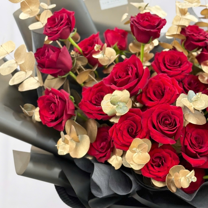 “Hồng Ecuador Đỏ – Quyền Lực & Đam Mê”