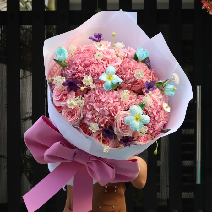 “Tú Cầu Nhập Khẩu Hồng – Ngọt Ngào Tinh Khôi”