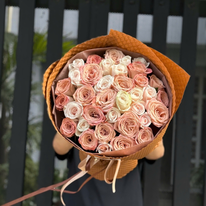 “Hồng Capuchino & Kem Dâu – Ngọt Ngào Trầm Lắng”