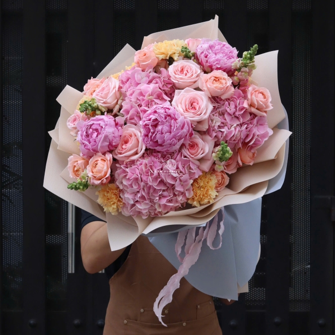 Bó hoa sinh nhật sang trọng- Peony Sarah mix Tú cầu nhập khẩu