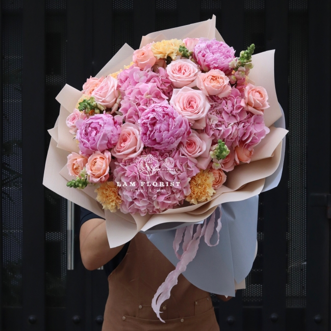 Bó hoa sinh nhật sang trọng- Peony Sarah mix Tú cầu nhập khẩu