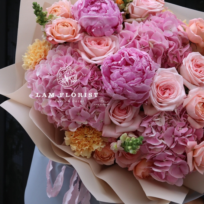 Bó hoa sinh nhật sang trọng- Peony Sarah mix Tú cầu nhập khẩu