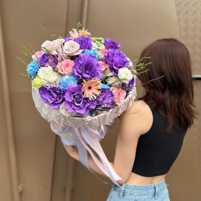 💜 Bó Hoa Tone Tím Hồng – Ngọt Ngào, Lãng Mạn & Đầy Cá Tính