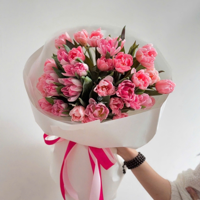 Bó Hoa Tulip Tone Hồng – Dịu Dàng, Tinh Tế & Đầy Cảm Xúc