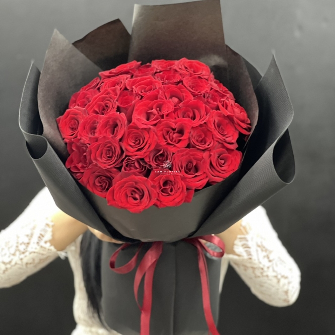 Bó Hoa Sinh Nhật Tone Đỏ Rực Rỡ 