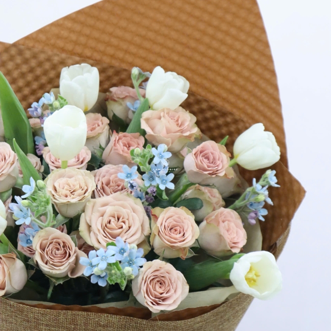 Bó Hoa Mix Tulip Và Hồng 