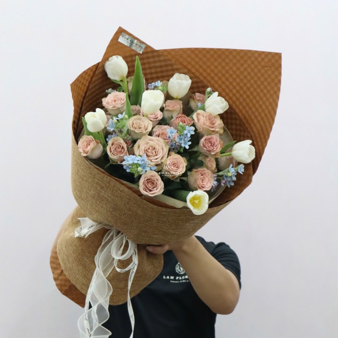 Bó Hoa Mix Tulip Và Hồng 
