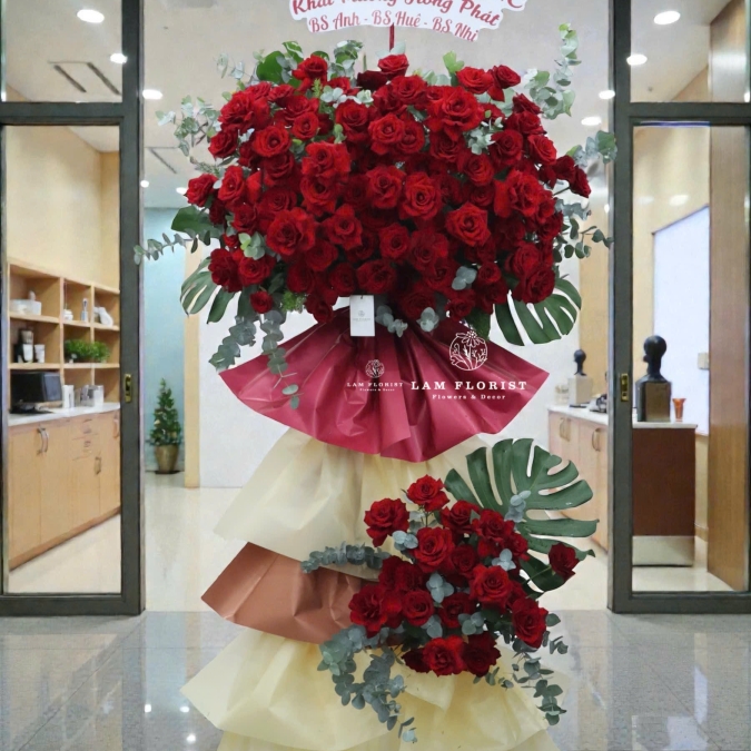 Kệ Chúc Mừng Đỏ Rực Rỡ 