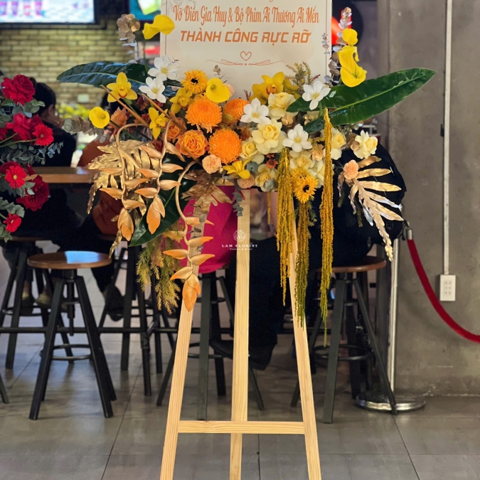 Kệ Chúc Mừng Ánh KIm Rực Rỡ