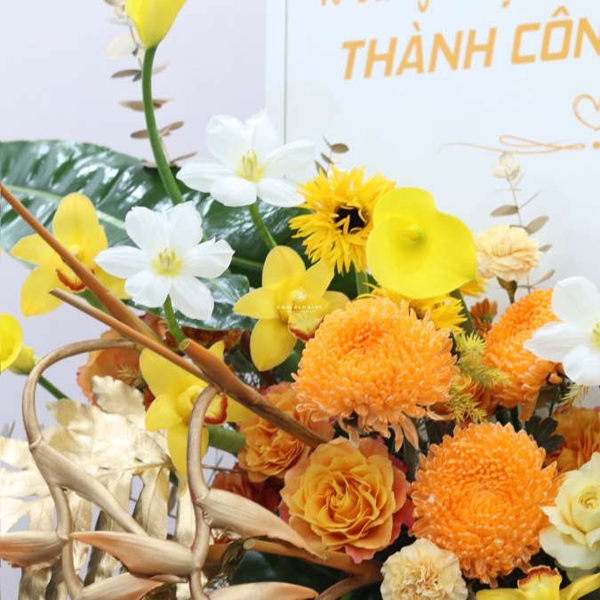 Kệ Chúc Mừng Ánh KIm Rực Rỡ
