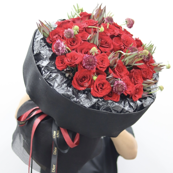 Bó Hoa Tròn Đỏ Quyến Rũ 