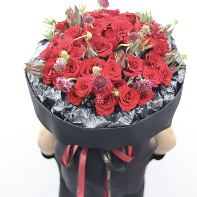 Bó Hoa Tròn Đỏ Quyến Rũ 